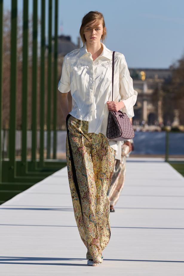 مجموعة ديور لخريف وشتاء 2026... أندرسون يستعيد أمجاد القرن الثامن عشر بلمسة عصرية