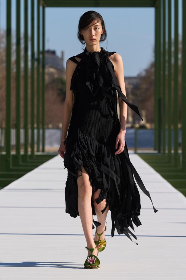 مجموعة ديور لخريف وشتاء 2026... أندرسون يستعيد أمجاد القرن الثامن عشر بلمسة عصرية