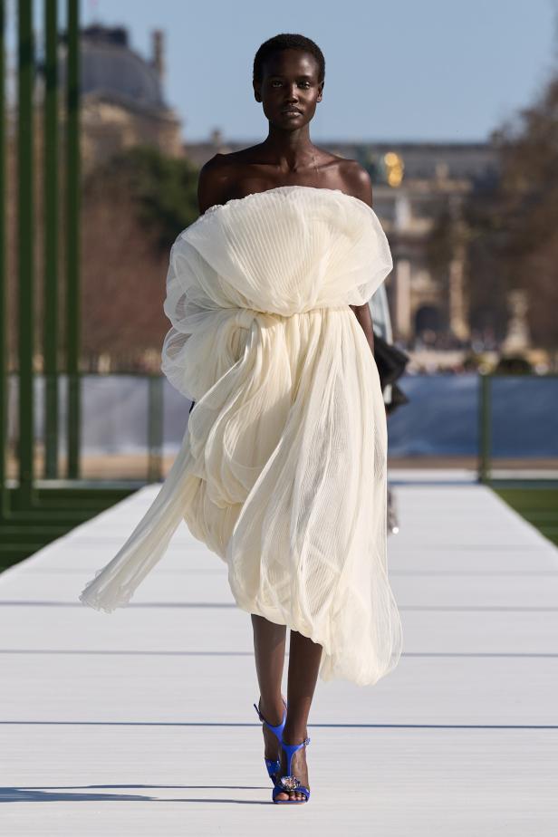 مجموعة ديور لخريف وشتاء 2026... أندرسون يستعيد أمجاد القرن الثامن عشر بلمسة عصرية