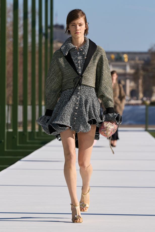 مجموعة ديور لخريف وشتاء 2026... أندرسون يستعيد أمجاد القرن الثامن عشر بلمسة عصرية