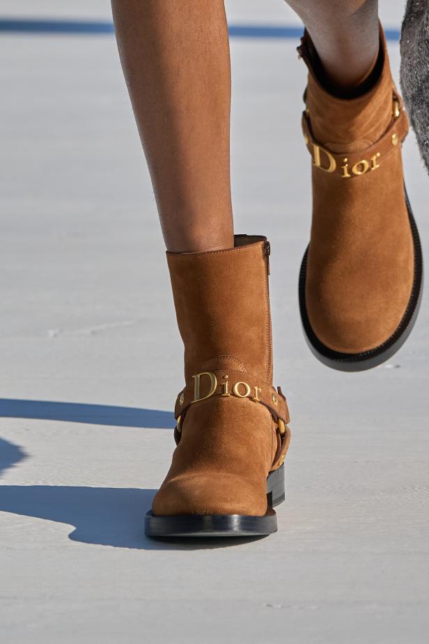 مجموعة ديور لخريف وشتاء 2026... أندرسون يستعيد أمجاد القرن الثامن عشر بلمسة عصرية