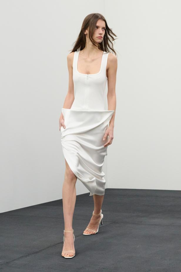 مجموعة Courrèges لخريف وشتاء 2027 أقمشة حرة وجريئة