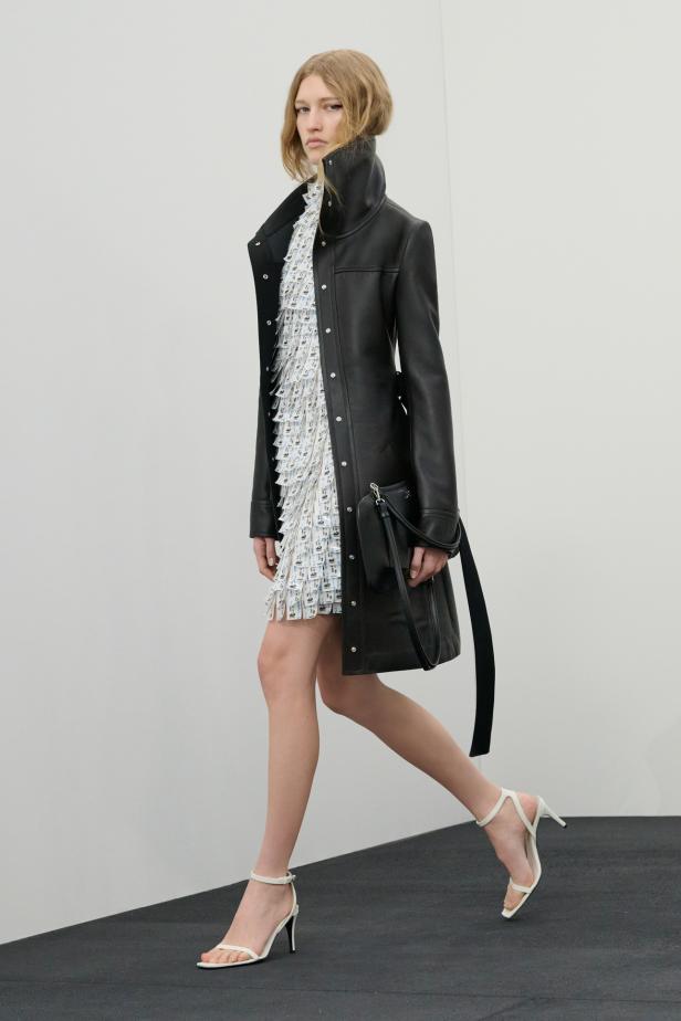 مجموعة Courrèges لخريف وشتاء 2027 أقمشة حرة وجريئة