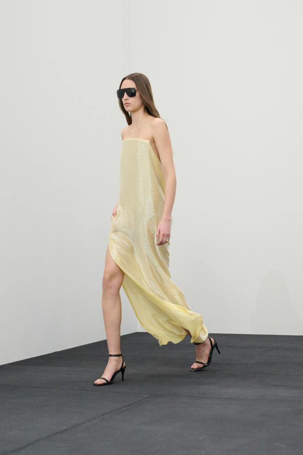 مجموعة Courrèges لخريف وشتاء 2027 أقمشة حرة وجريئة