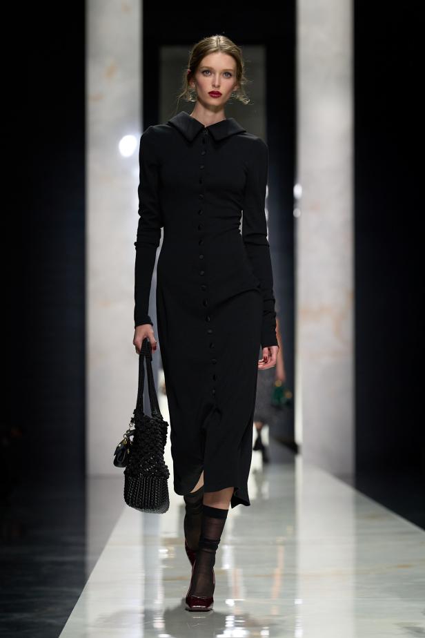 عرض دولتشي أند غابانا لخريف 2026... قصيدة سوداء في حب الهوية والأنوثة الطاغية