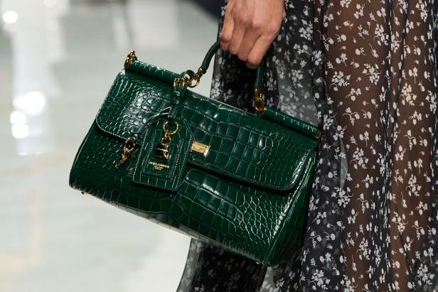 عرض دولتشي أند غابانا لخريف 2026... قصيدة سوداء في حب الهوية والأنوثة الطاغية