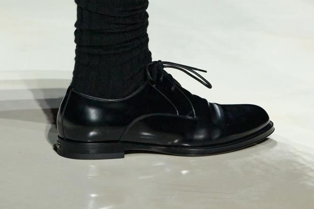 عرض دولتشي أند غابانا لخريف 2026... قصيدة سوداء في حب الهوية والأنوثة الطاغية