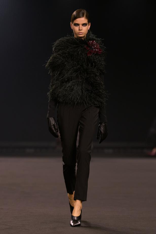 نيويورك التسعينيات برؤية إيلي صعب في مجموعة خريف 2026... لامرأة تجمع بين تناقضات ‏المدينة الساحرة