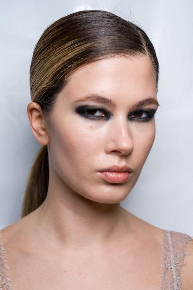 نيويورك التسعينيات برؤية إيلي صعب في مجموعة خريف 2026