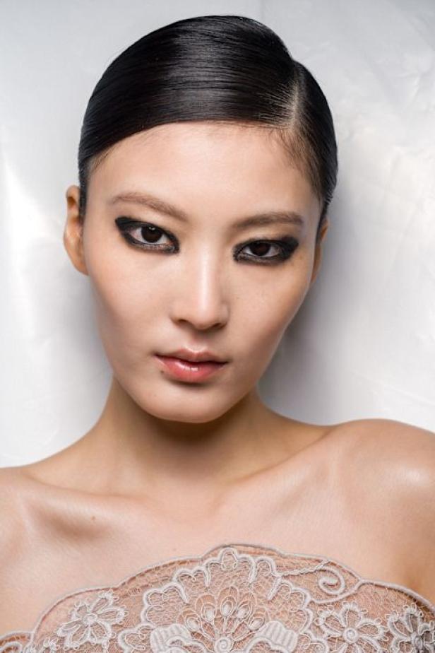 نيويورك التسعينيات برؤية إيلي صعب في مجموعة خريف 2026