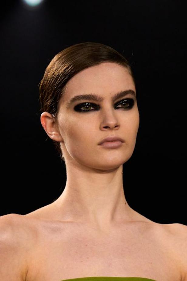 نيويورك التسعينيات برؤية إيلي صعب في مجموعة خريف 2026