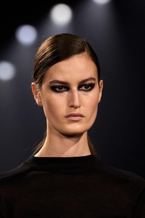 نيويورك التسعينيات برؤية إيلي صعب في مجموعة خريف 2026