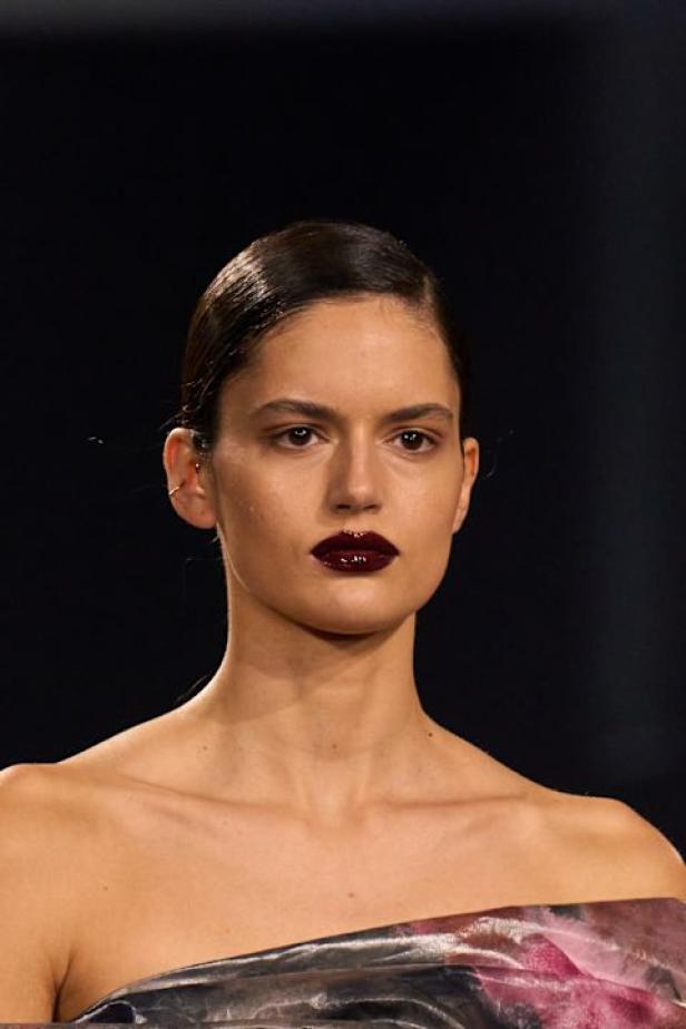 نيويورك التسعينيات برؤية إيلي صعب في مجموعة خريف 2026