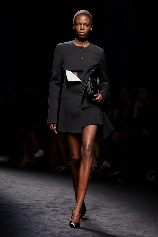 مجموعة Ferragamo لشتاء 2027 في ميلانو 