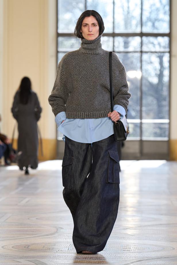 غابرييلا هيرست توجّه من خلال مجموعة خريف 2026 تحية إنسانية بروح معاصرة