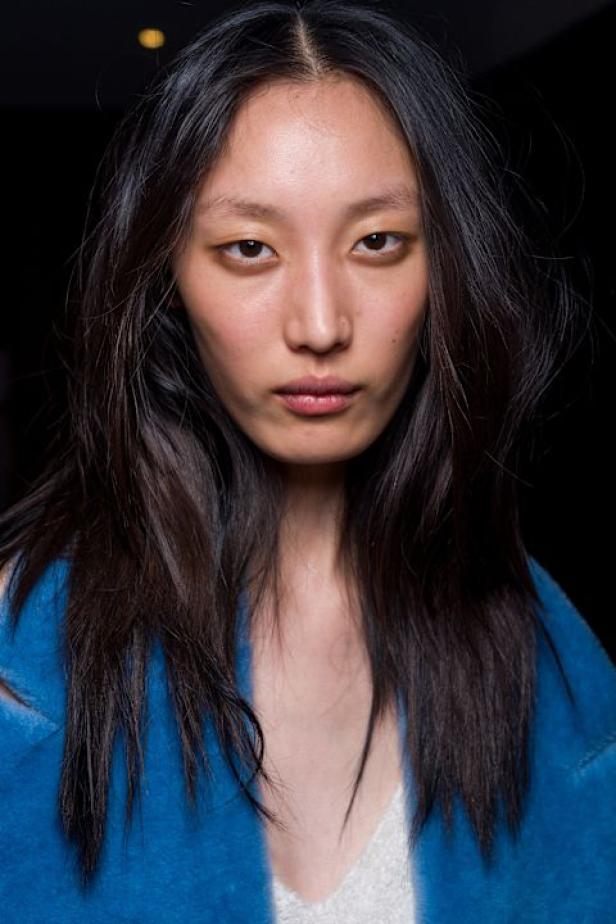 غابرييلا هيرست توجّه من خلال مجموعة خريف 2026 تحية إنسانية بروح معاصرة