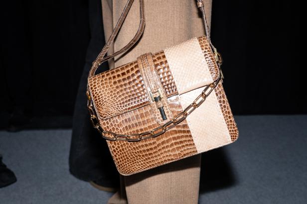 غابرييلا هيرست توجّه من خلال مجموعة خريف 2026 تحية إنسانية بروح معاصرة