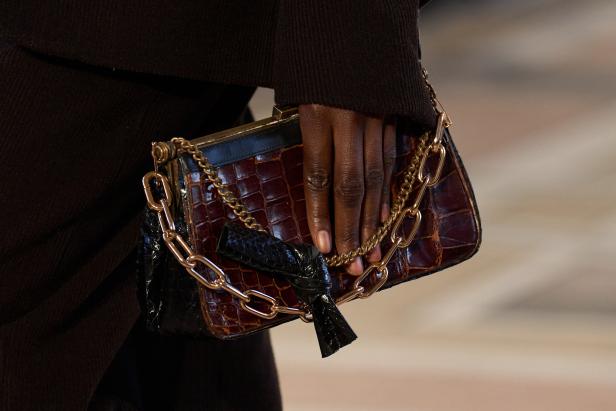 غابرييلا هيرست توجّه من خلال مجموعة خريف 2026 تحية إنسانية بروح معاصرة