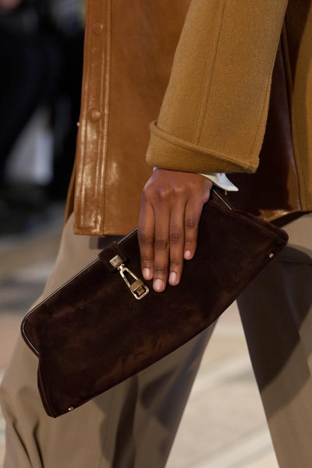 غابرييلا هيرست توجّه من خلال مجموعة خريف 2026 تحية إنسانية بروح معاصرة