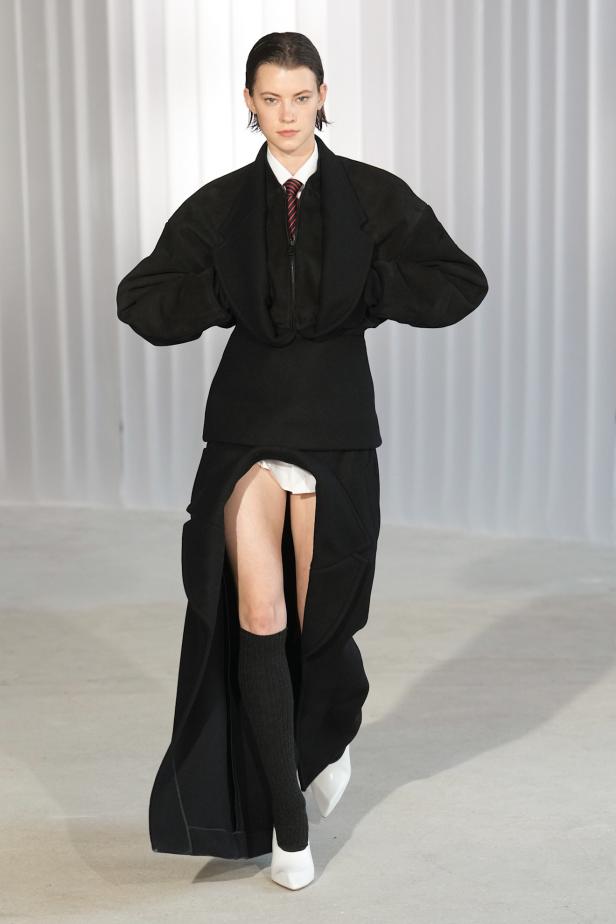 دوران لانتينك يبعث الحياة في أرشيف ‏‎Jean Paul Gaultier‏... احتفال بالتناقضات ‏والتحولات الجريئة