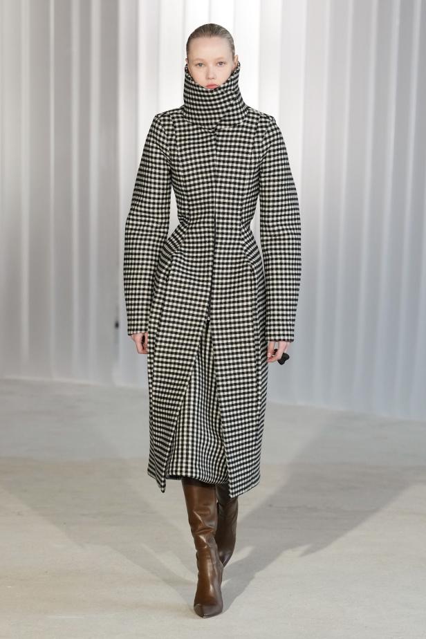 دوران لانتينك يبعث الحياة في أرشيف ‏‎Jean Paul Gaultier‏... احتفال بالتناقضات ‏والتحولات الجريئة