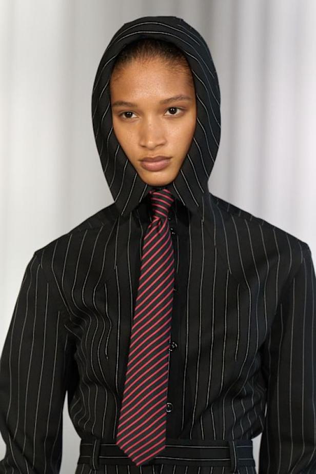 دوران لانتينك يبعث الحياة في أرشيف ‏‎Jean Paul Gaultier‏... احتفال بالتناقضات ‏والتحولات الجريئة