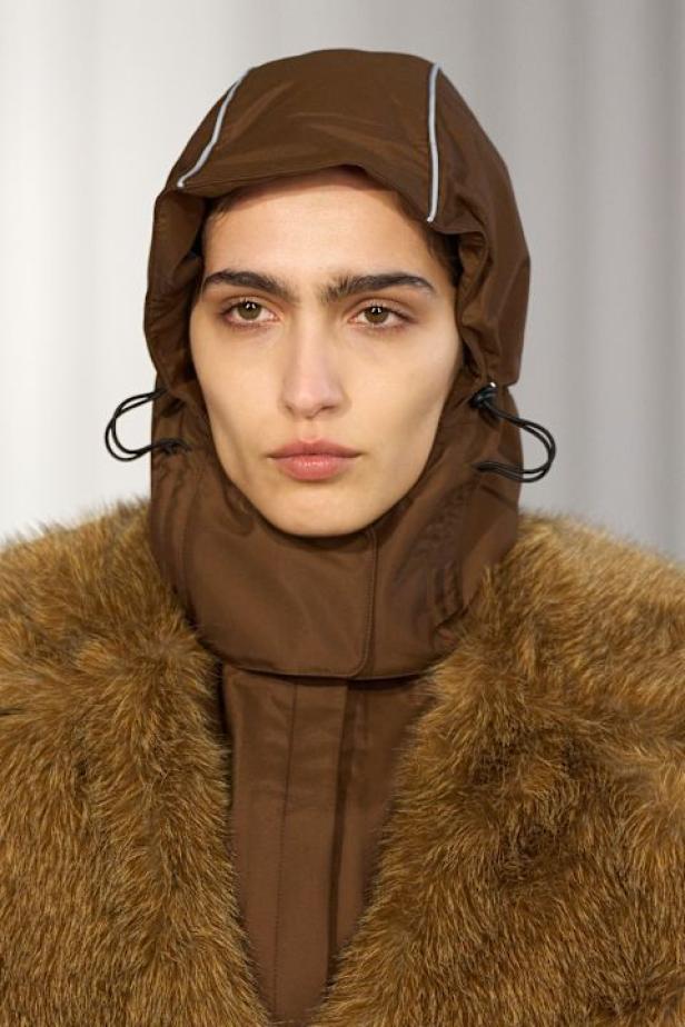 دوران لانتينك يبعث الحياة في أرشيف ‏‎Jean Paul Gaultier‏... احتفال بالتناقضات ‏والتحولات الجريئة