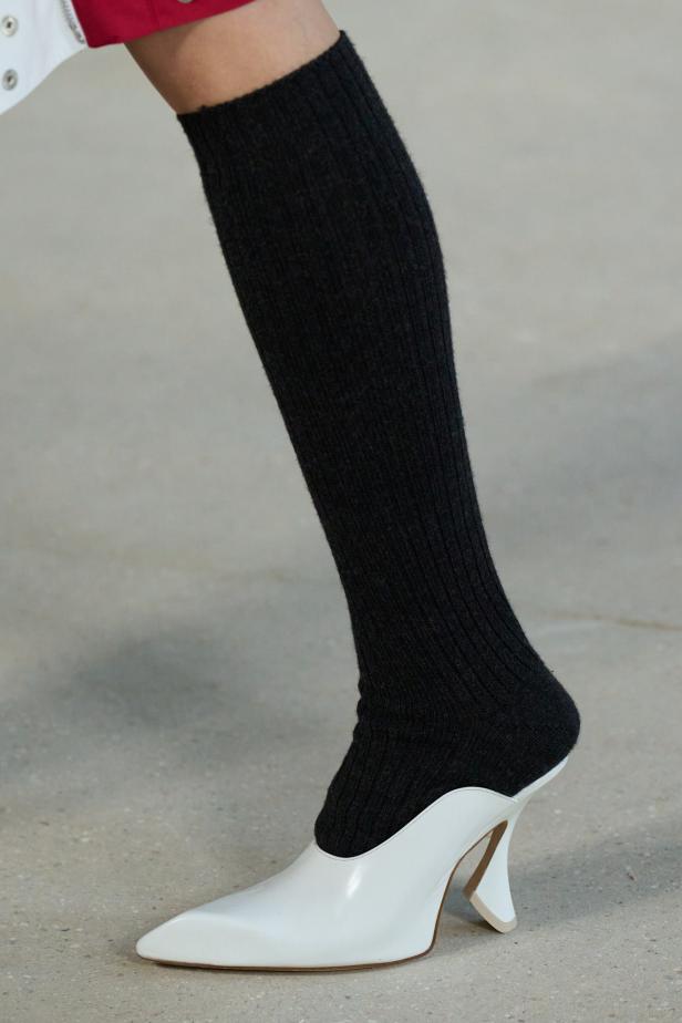 دوران لانتينك يبعث الحياة في أرشيف ‏‎Jean Paul Gaultier‏... احتفال بالتناقضات ‏والتحولات الجريئة