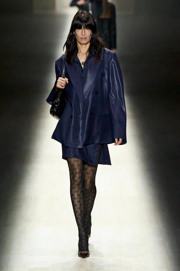 طموح "ديمنا" و ظِل "توم فورد" الأبدي في مجموعة Gucci خريف و شتاء 2026 للملابس الجاهزة 