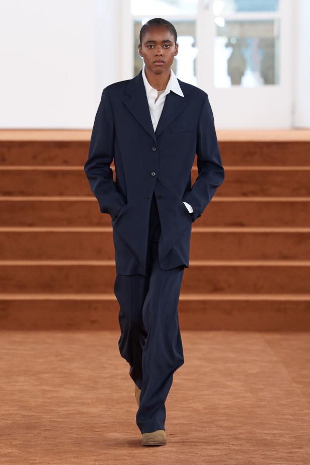 مجموعة شتوية في عرض أزياء  Jil Sander لموسم خريف وشتاء 2027