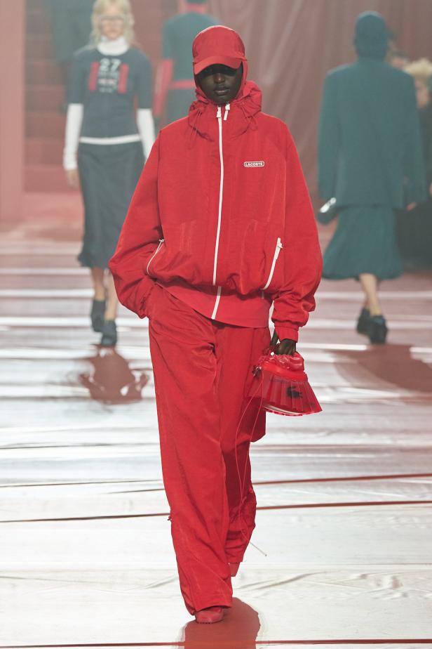  مجموعة لاكوست لموسم خريف 2026 تجمع بين التراث والابتكار