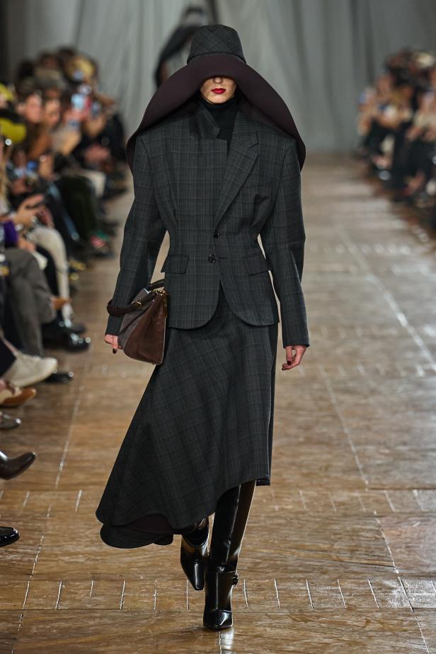 مجموعة ‏Lanvin‏ لخريف 2026... استعادة سحر العشرينيات برؤية "بيتر كوبينغ"‏