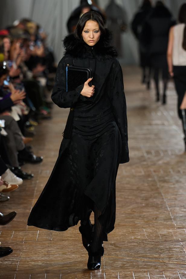 مجموعة ‏Lanvin‏ لخريف 2026... استعادة سحر العشرينيات برؤية "بيتر كوبينغ"‏