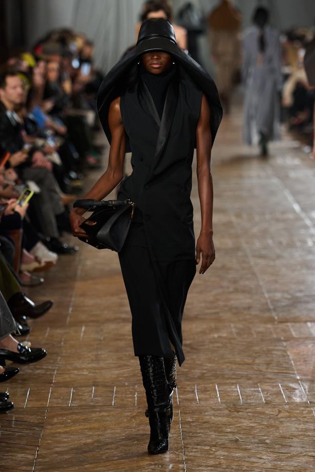 مجموعة ‏Lanvin‏ لخريف 2026... استعادة سحر العشرينيات برؤية "بيتر كوبينغ"‏