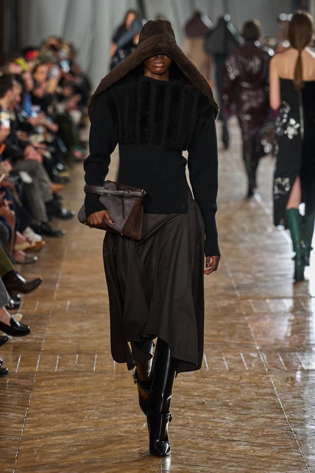 مجموعة ‏Lanvin‏ لخريف 2026... استعادة سحر العشرينيات برؤية "بيتر كوبينغ"‏