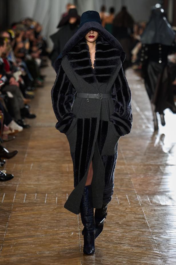 مجموعة ‏Lanvin‏ لخريف 2026... استعادة سحر العشرينيات برؤية "بيتر كوبينغ"‏