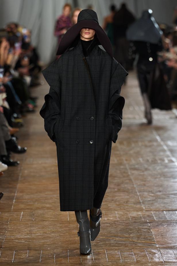 مجموعة ‏Lanvin‏ لخريف 2026... استعادة سحر العشرينيات برؤية "بيتر كوبينغ"‏