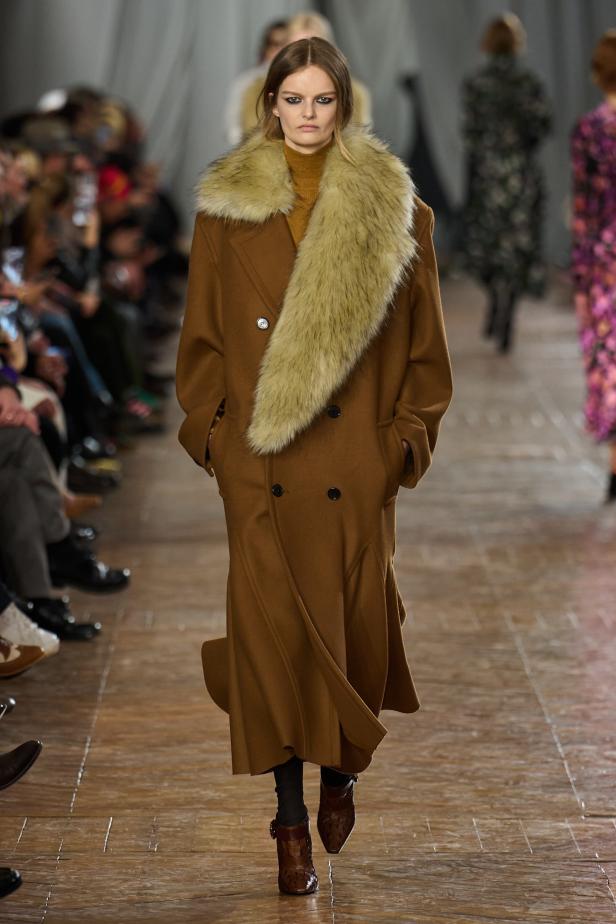 مجموعة ‏Lanvin‏ لخريف 2026... استعادة سحر العشرينيات برؤية "بيتر كوبينغ"‏