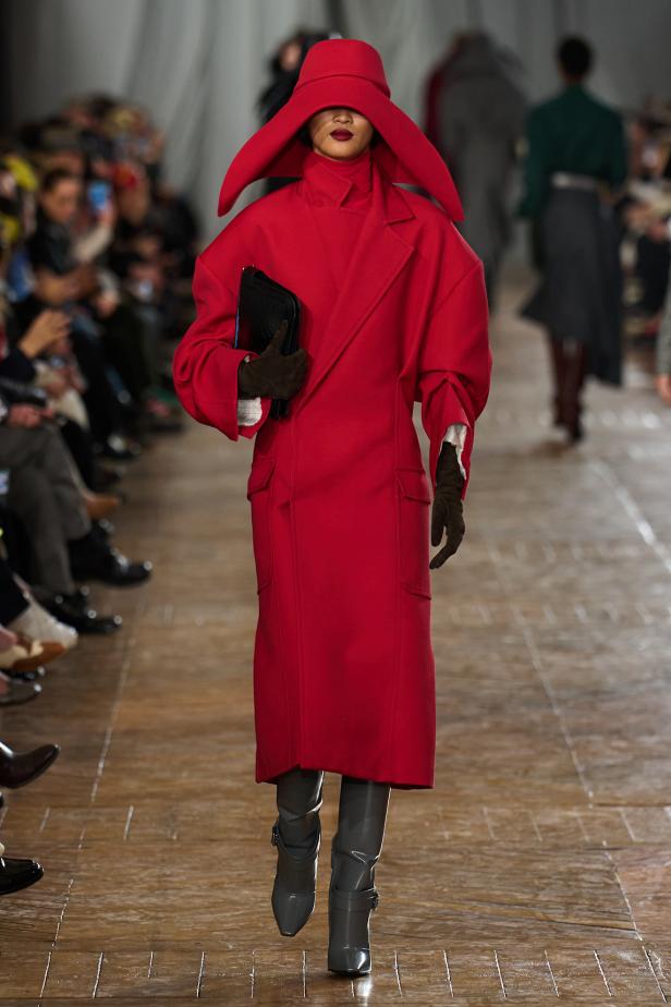 مجموعة ‏Lanvin‏ لخريف 2026... استعادة سحر العشرينيات برؤية "بيتر كوبينغ"‏