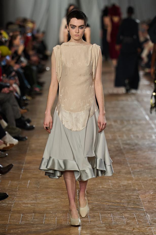 مجموعة ‏Lanvin‏ لخريف 2026... استعادة سحر العشرينيات برؤية "بيتر كوبينغ"‏