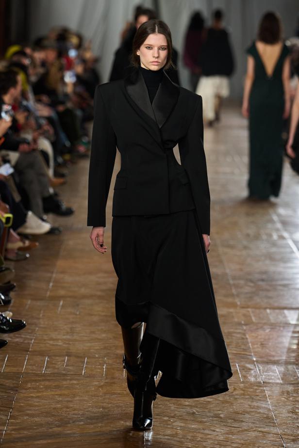 مجموعة ‏Lanvin‏ لخريف 2026... استعادة سحر العشرينيات برؤية "بيتر كوبينغ"‏