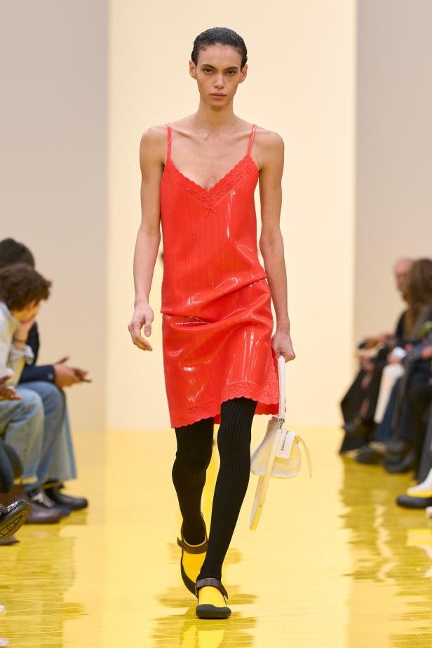 عرض أزياء Loewe لخريف وشتاء 2027