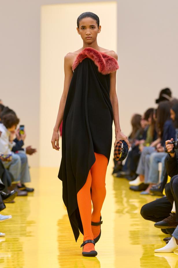 عرض أزياء Loewe لخريف وشتاء 2027