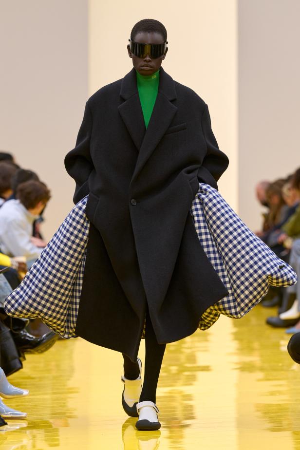 عرض أزياء Loewe لخريف وشتاء 2027