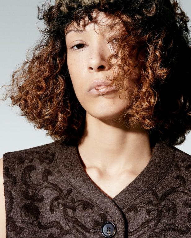 Loro Piana‏ تكشف عن مجموعتها لخريف وشتاء 2026-2027... ‏‎"‎تأملات بدوية" في قلب ميلانو