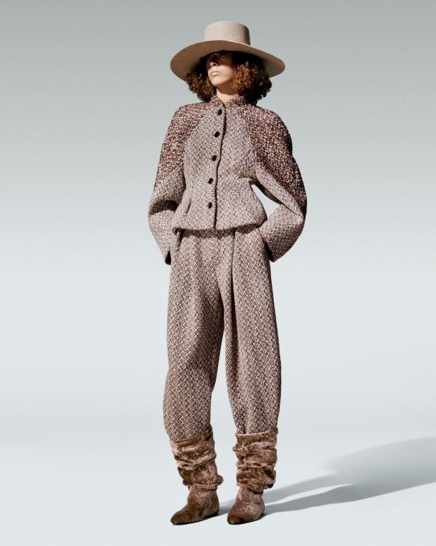 Loro Piana‏ تكشف عن مجموعتها لخريف وشتاء 2026-2027... ‏‎"‎تأملات بدوية" في قلب ميلانو