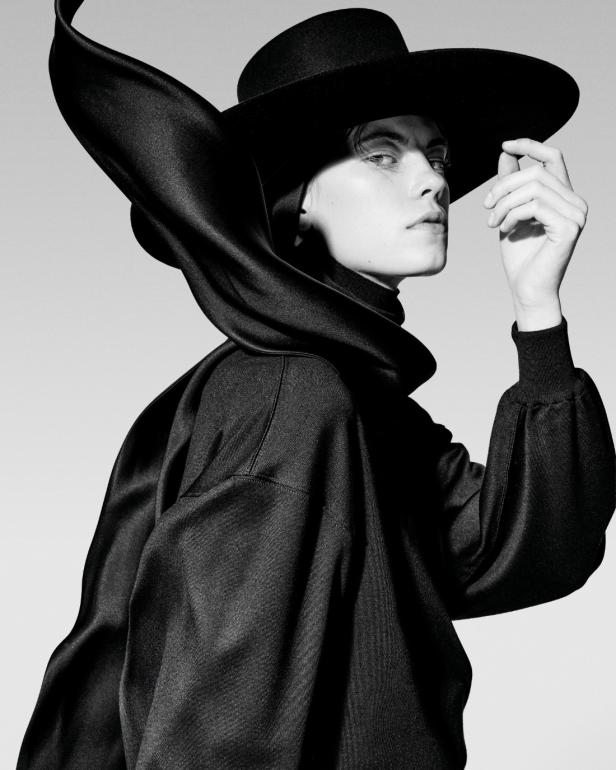 Loro Piana‏ تكشف عن مجموعتها لخريف وشتاء 2026-2027... ‏‎"‎تأملات بدوية" في قلب ميلانو