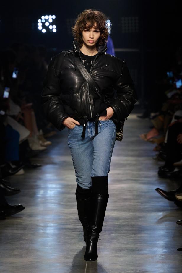 Isabel Marant‏ تحتفل كعادتها بالمرأة الواثقة والعفوية في مجموعة خريف 2026‏