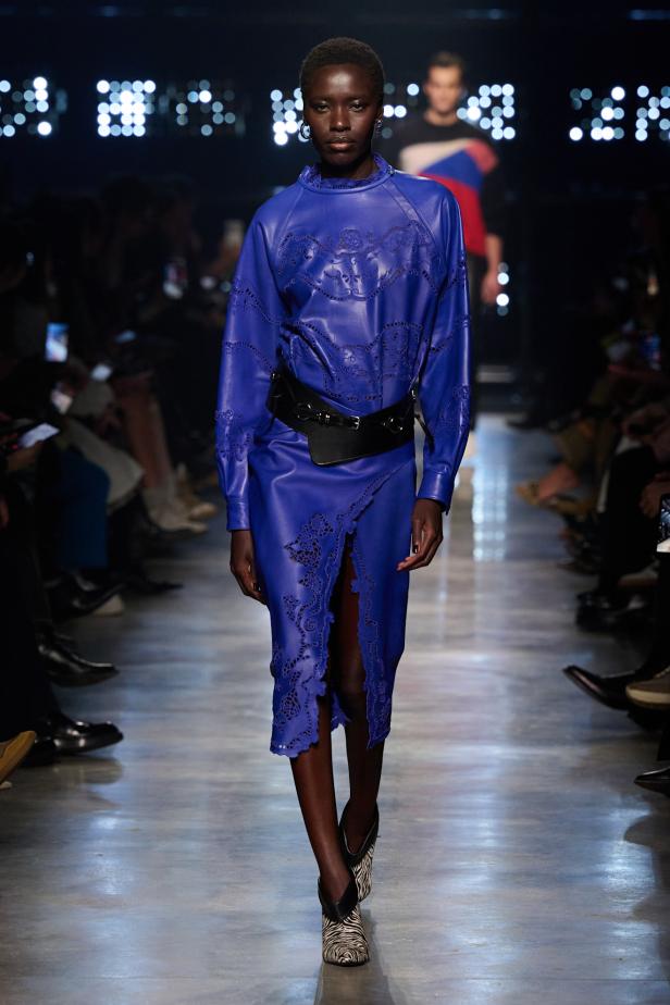 Isabel Marant‏ تحتفل كعادتها بالمرأة الواثقة والعفوية في مجموعة خريف 2026‏