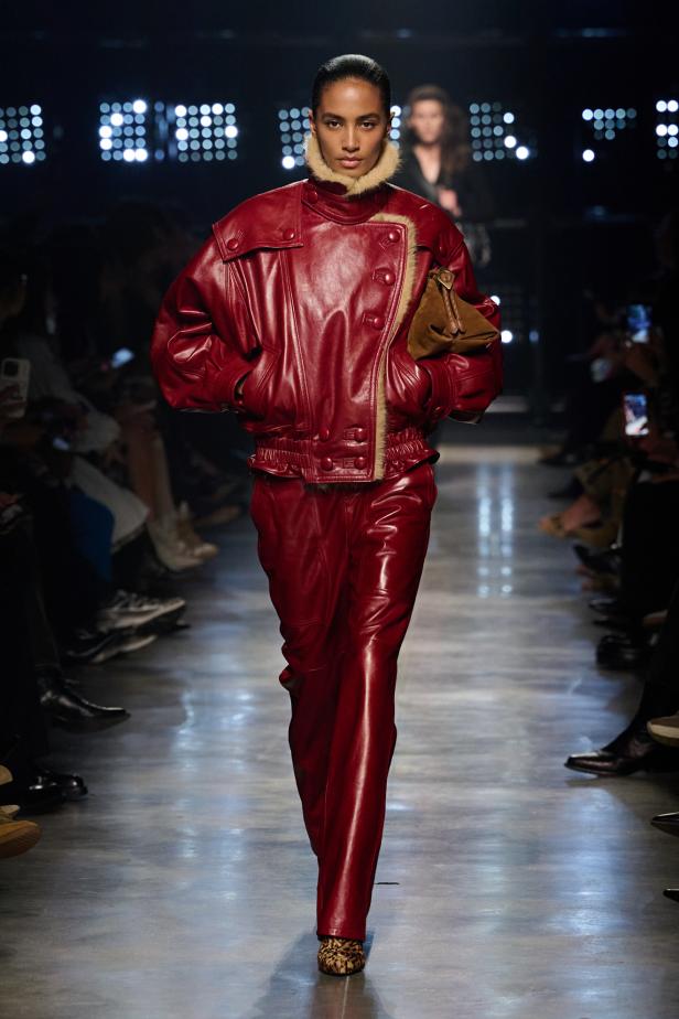 Isabel Marant‏ تحتفل كعادتها بالمرأة الواثقة والعفوية في مجموعة خريف 2026‏